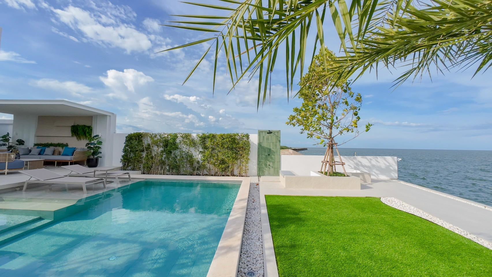 5 Bedroom Beachfront Luxury Villa – Cha Am