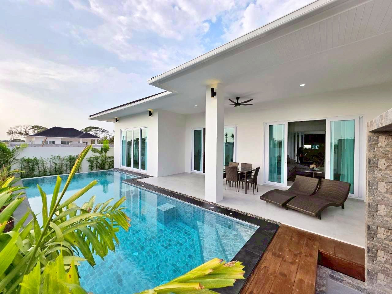 New Modern 3 Bedroom Pool Villa in Hua Hin – Soi 70 (Ready to Move In)