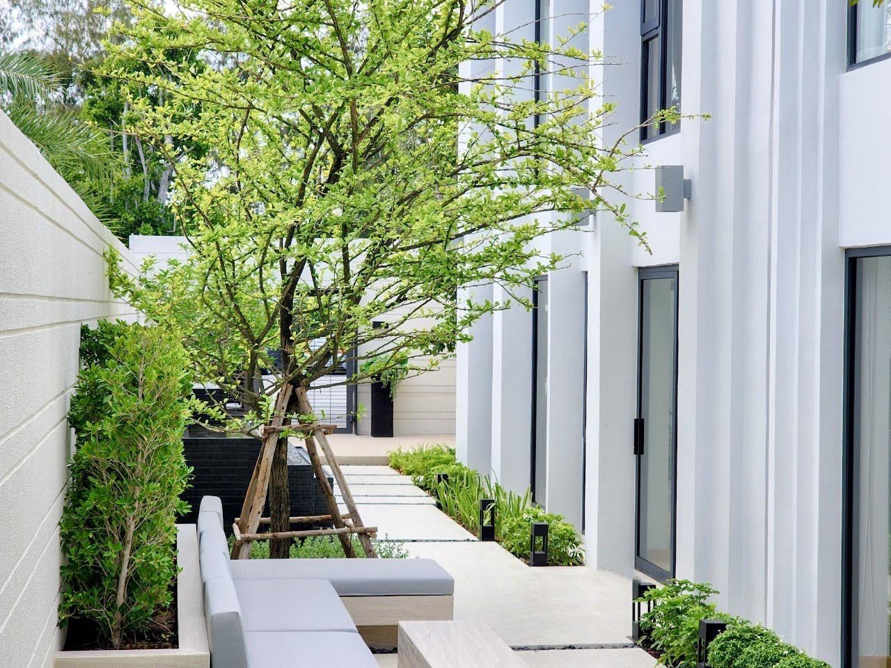 5 Bedroom Beachfront Luxury Villa – Cha Am